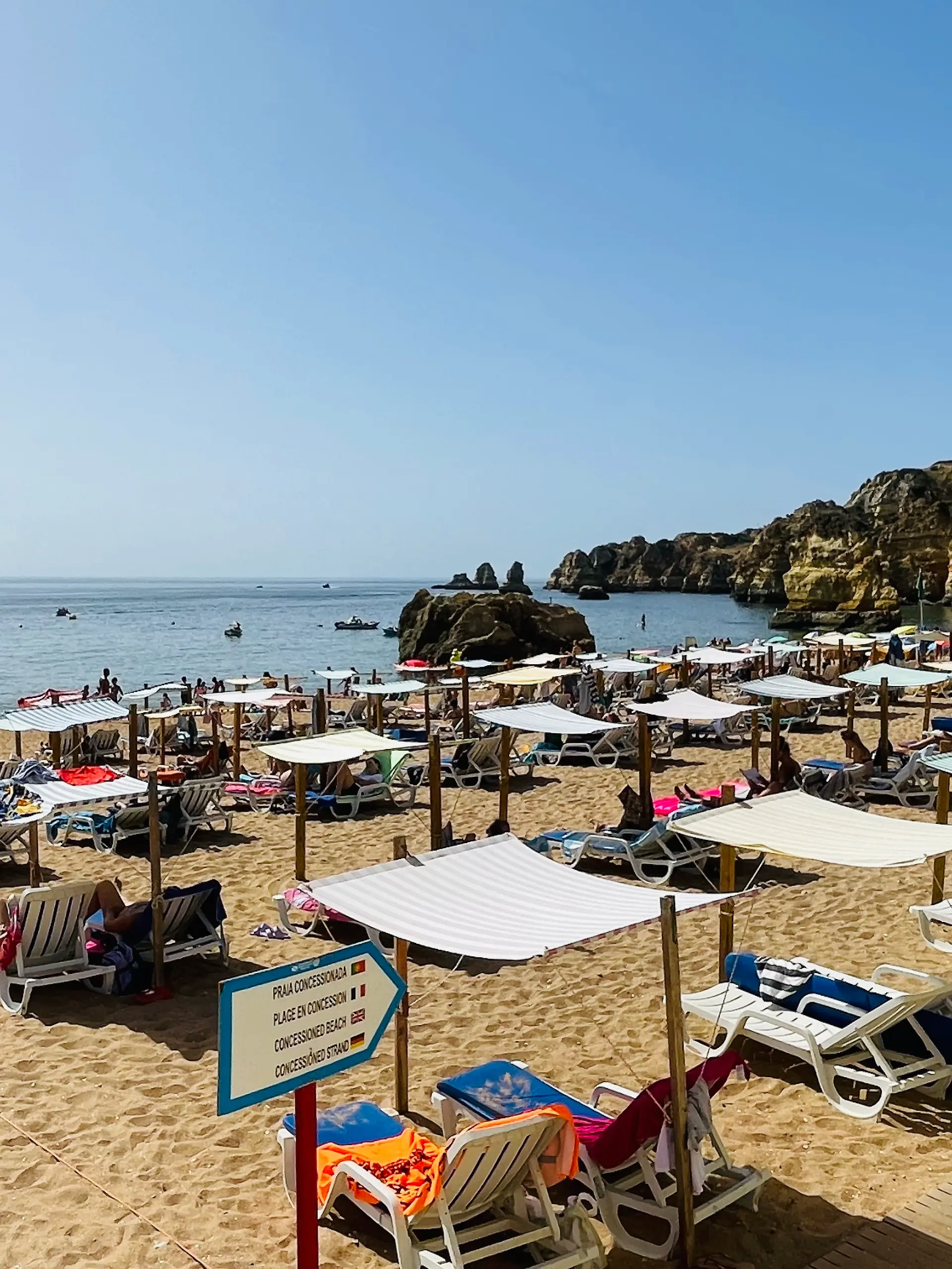 Die Küstenstadt Albufeira an der Algarve