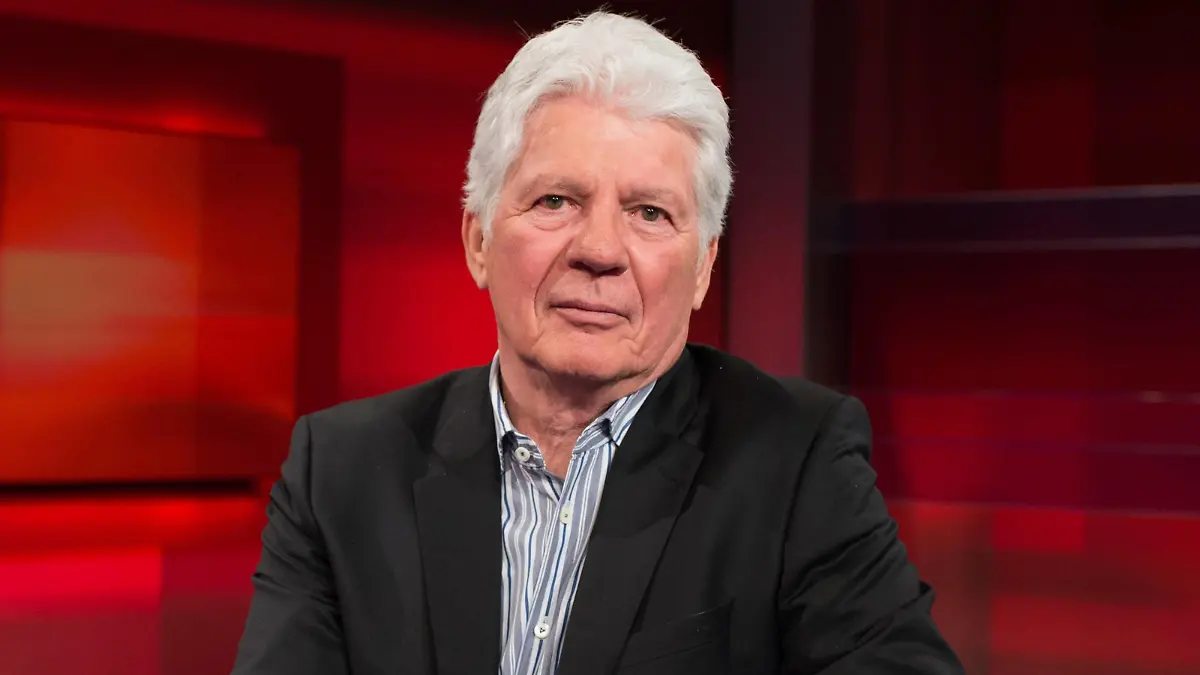 Berlin Thomas M. Stein, Studio, Fototermin, hart aber fair, mit Frank Plasberg, GER, 26.02.2018, *** Berlin Thomas M Stein Studio Photo session hard but fair with Frank Plasberg GER 26 02 2018 Copyright: xUwexKoch/xEibner-Pressefotox EP_ukh