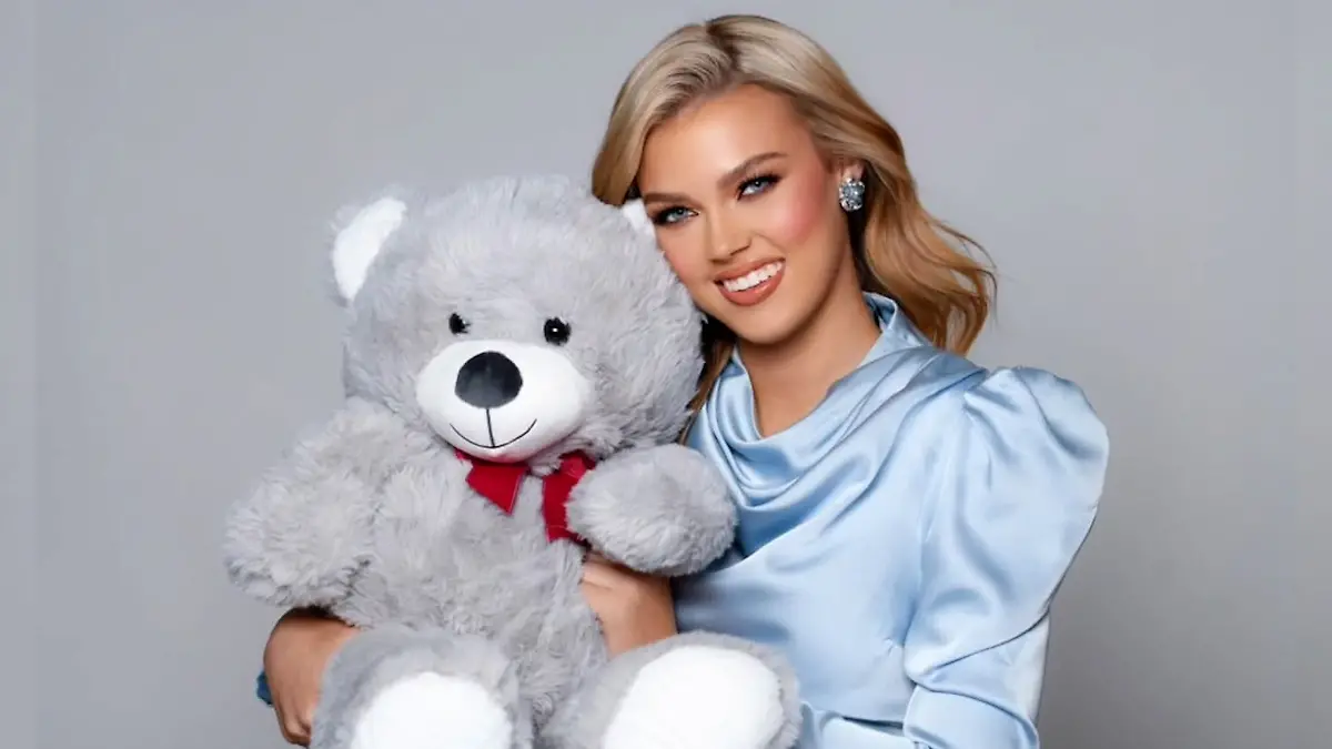 Die 18-Jährige engagierte sich sozial-gesellschaftlich. Kadance sammelte in den letzten Jahren 12.000 Teddybären für bedürftige Kinder.