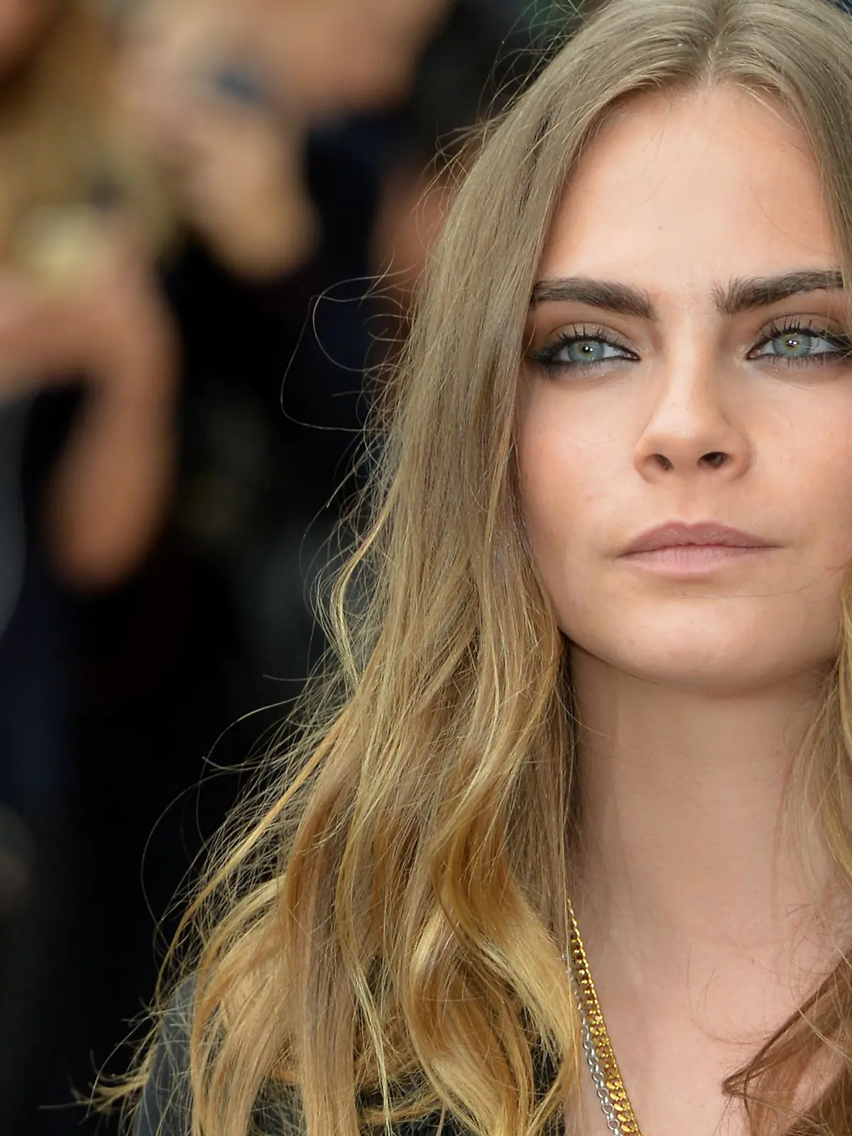 LONDON, ENGLAND - SEPTEMBER 21:  Cara Delevingne attends the Burberry Prorsum show during London Fashion Week Spring/Summer 2016/17 on September 21, 2015 in London, England.  (Photo by Anthony Harvey/Getty Images)