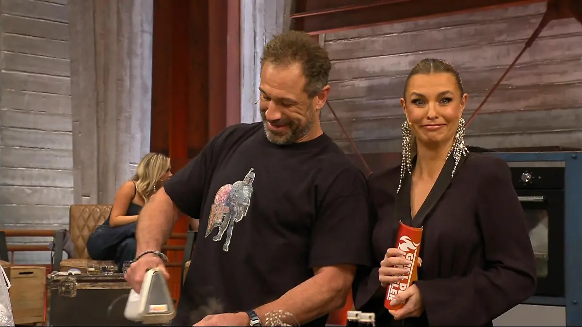 Ein unmoralisches Angebot Jared will mit Laura auf die Toilette