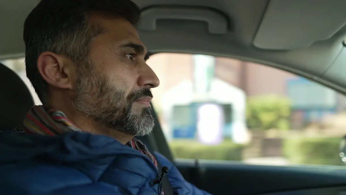 Josef Nazery ist Taxifahrer und lebt seit 28 Jahren in Deutschland.