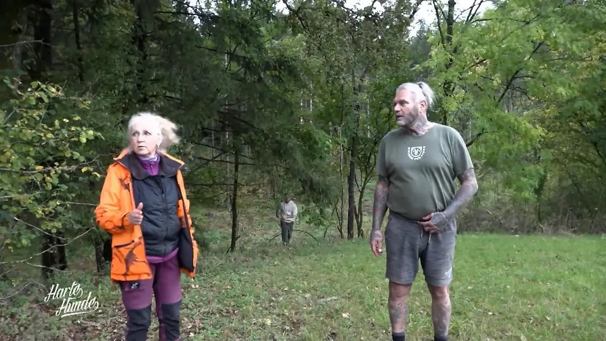 Gnadenhofbetreiberin ahnt von all dem nichts Aufregung beim Gassigehen