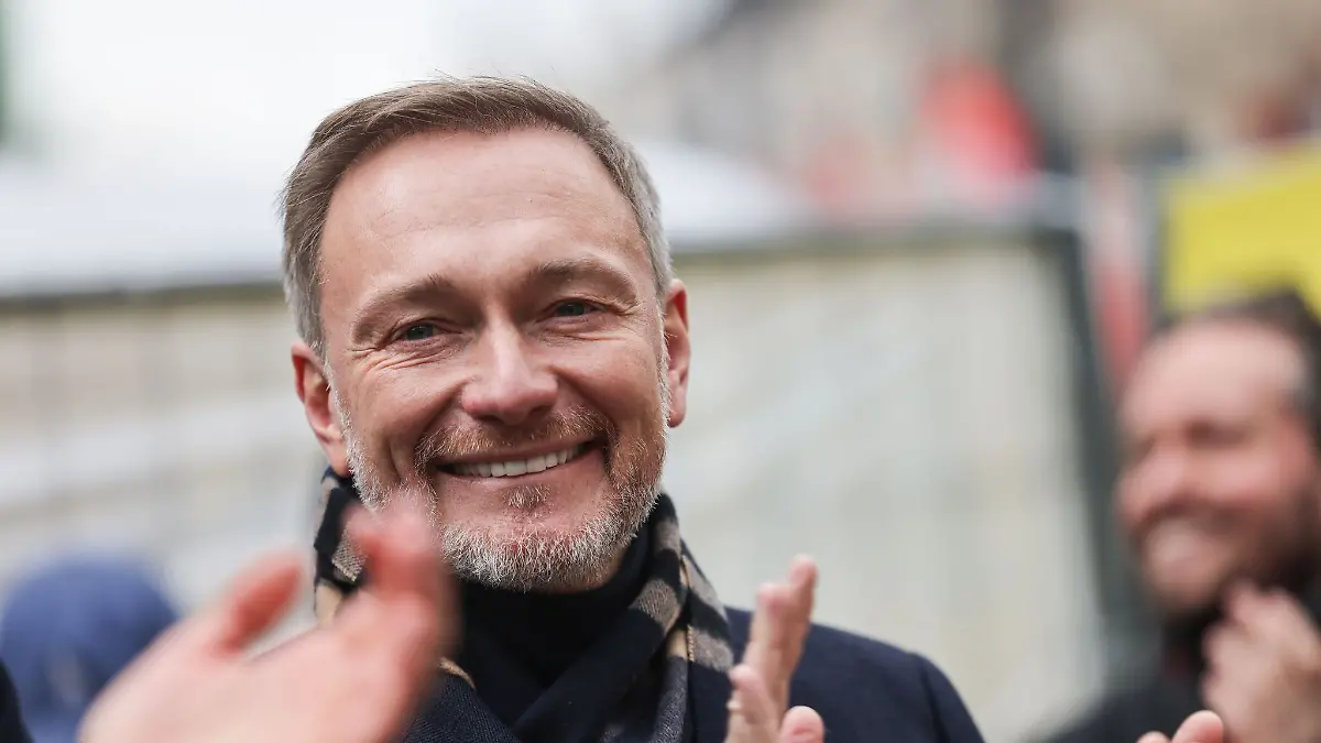 Christian Lindner wirbt in Düsseldorf eindringlich um Wählerstimmen.