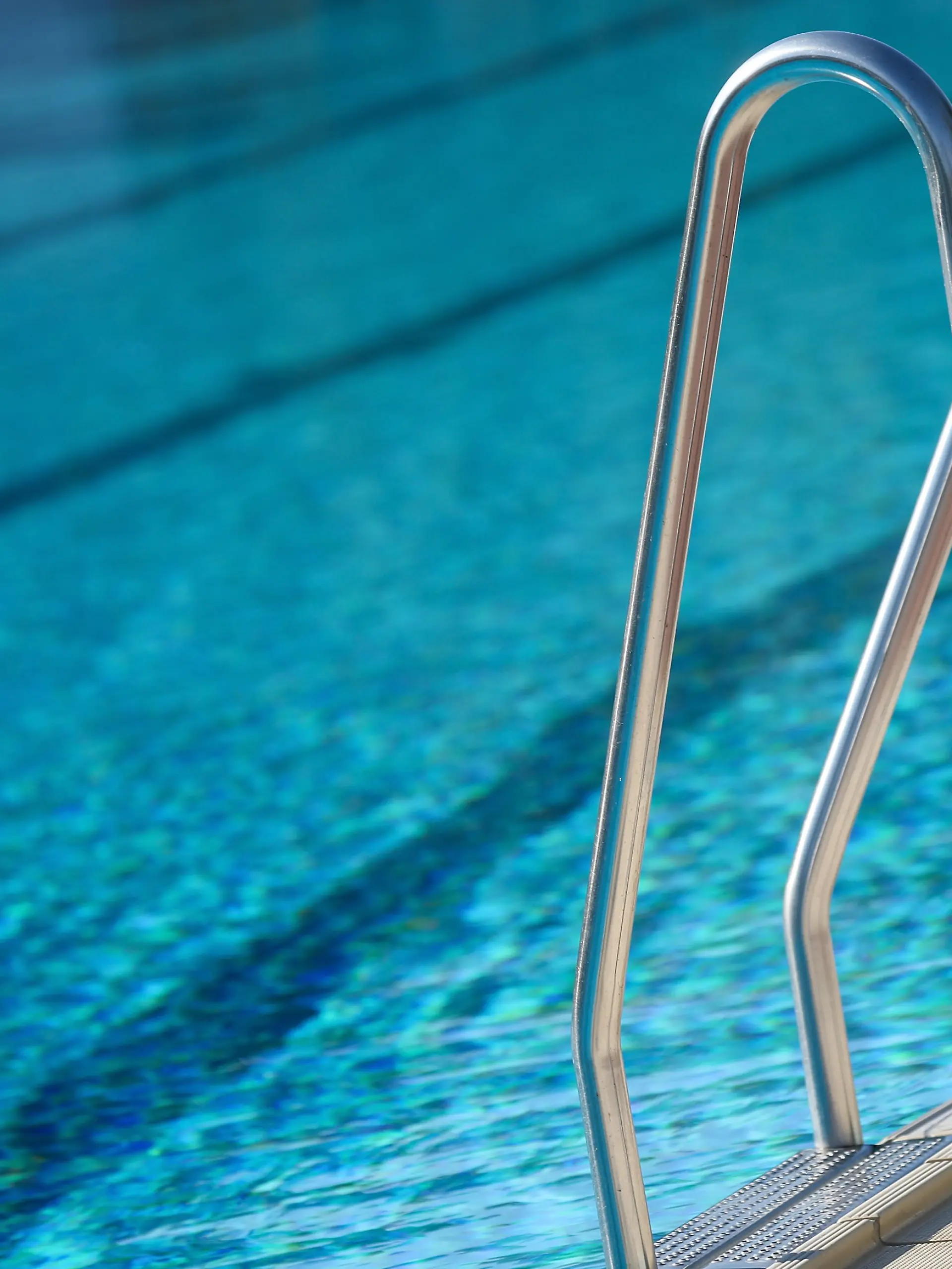 Bild zu: "Mädchen verspotten und attackieren behinderte Frau in Schwimmhalle"