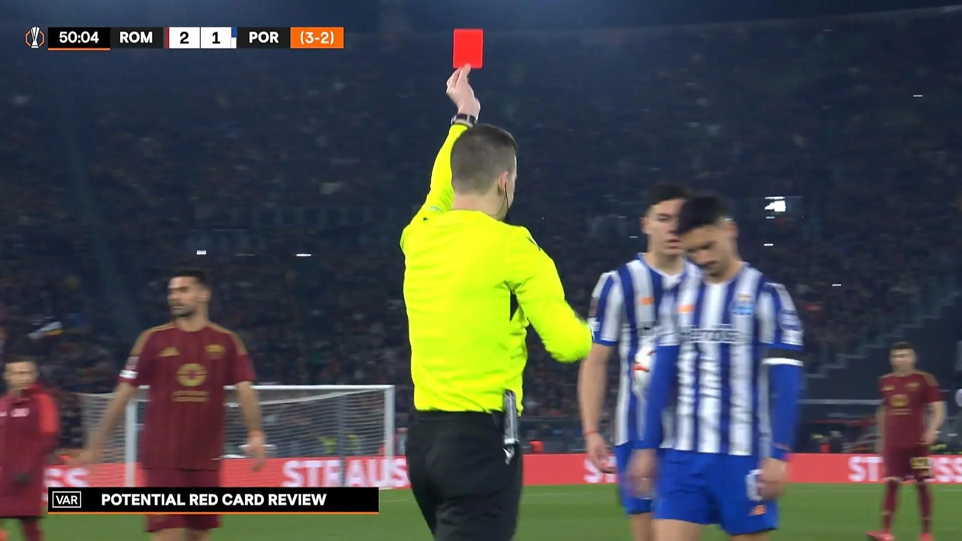 Schlag ins Gesicht! Portos Eustaquio sieht Rot Europa League auf RTL+