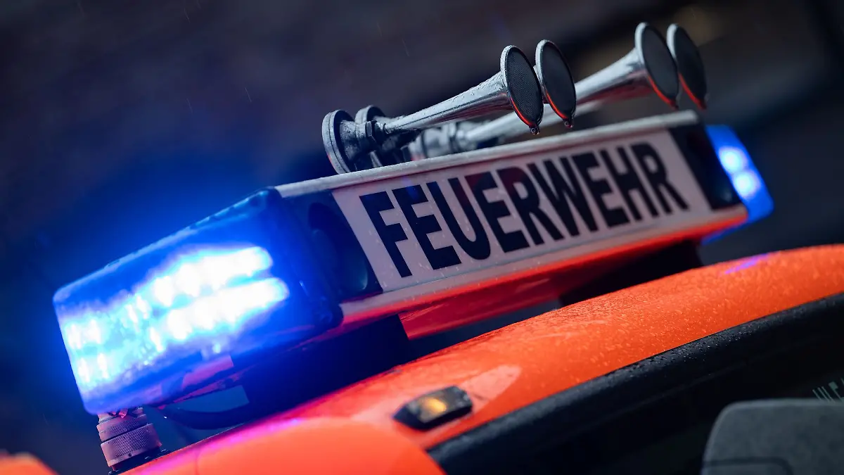 Im Siegerland trieb in der Nacht ein junger Mann sein Unwesen in einem Feuerwehrgerätehaus. (Symbolbild)