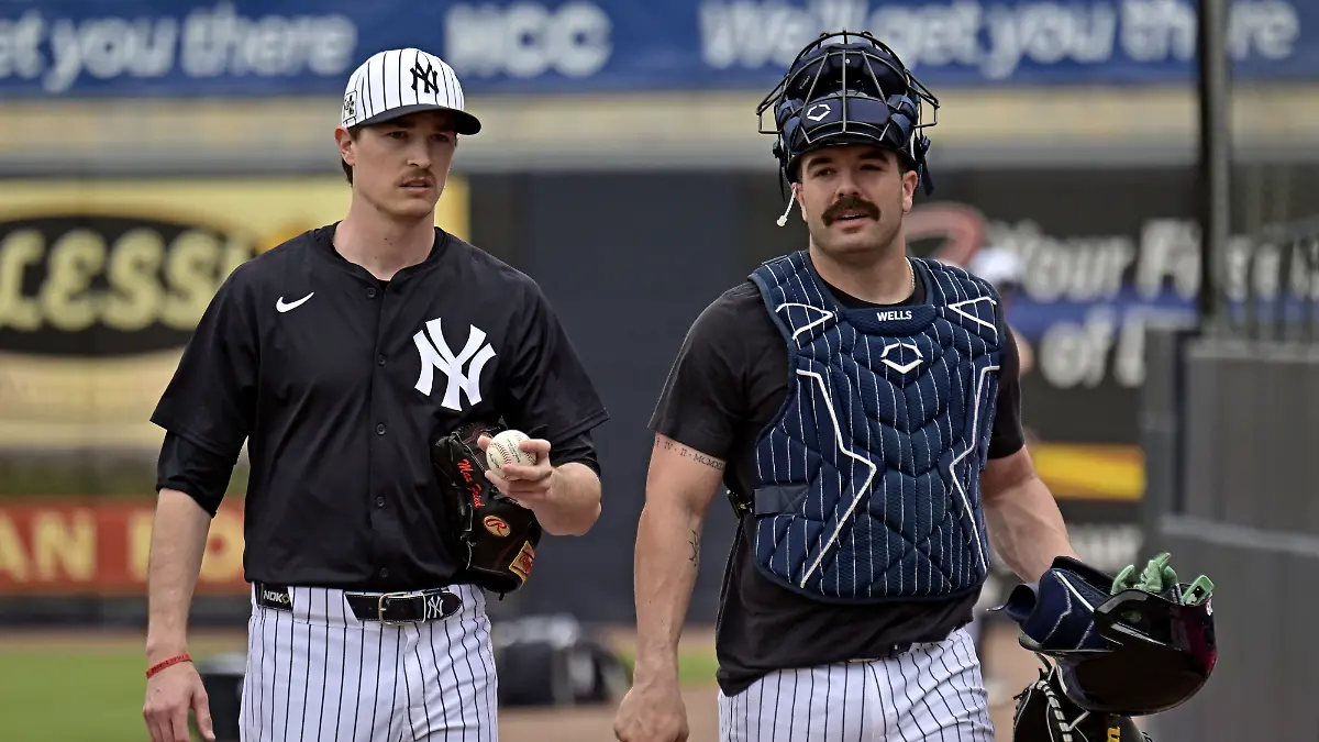 Max Fried (l) und Austin Wells von den New Yrk Yankees.