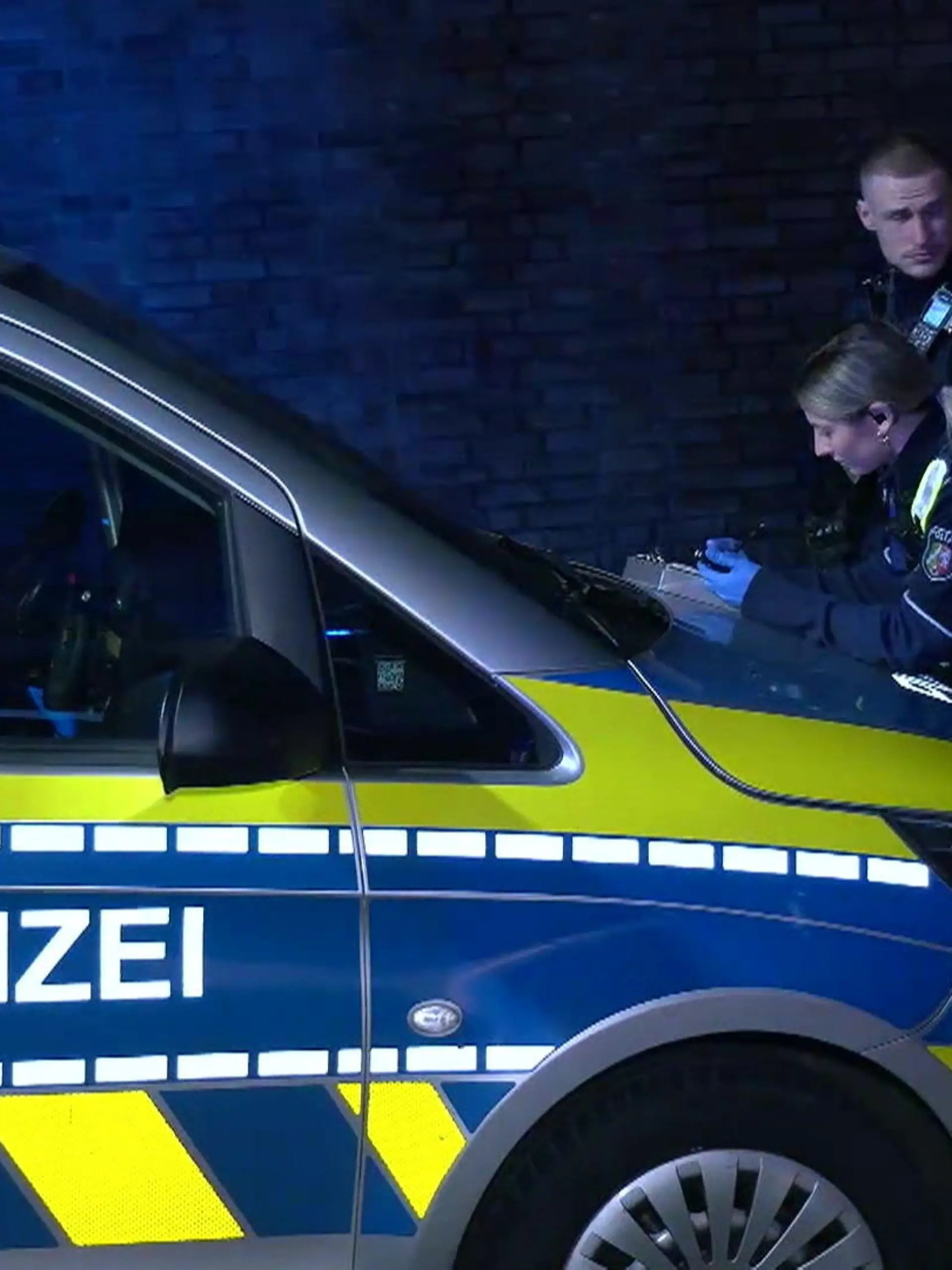 Bild zu: "Frau wird auf der Straße erstochen "