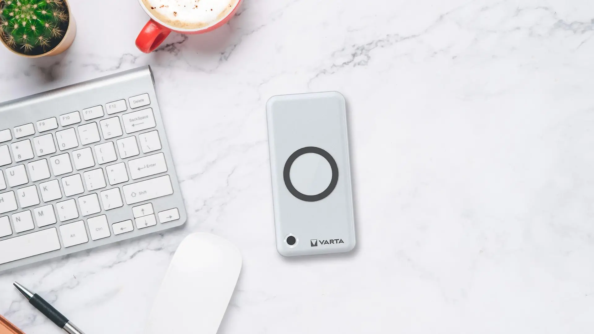 Powerbank auf dem Schreibtisch