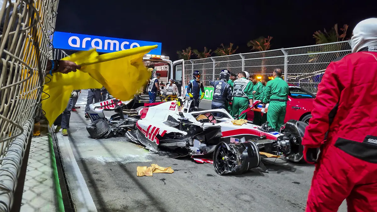 Sport Themen der Woche KW12 Sport Bilder des Tages Crash, SCHUMACHER Mick ger, Haas F1 Team VF-22 Ferrari, portrait during the Formula 1 STC Saudi Arabian Grand Prix 2022, 2nd round of the 2022 FIA Formula One World Championship, WM, Weltmeisterschaft on the Jeddah Corniche Circuit, from March 25 to 27, 2022 in Jeddah, Saudi Arabia - F1 - SAUDI ARABIAN GRAND PRIX 2022 DPPI/Panoramic PUBLICATIONxNOTxINxFRAxITAxBEL 20220326_204954