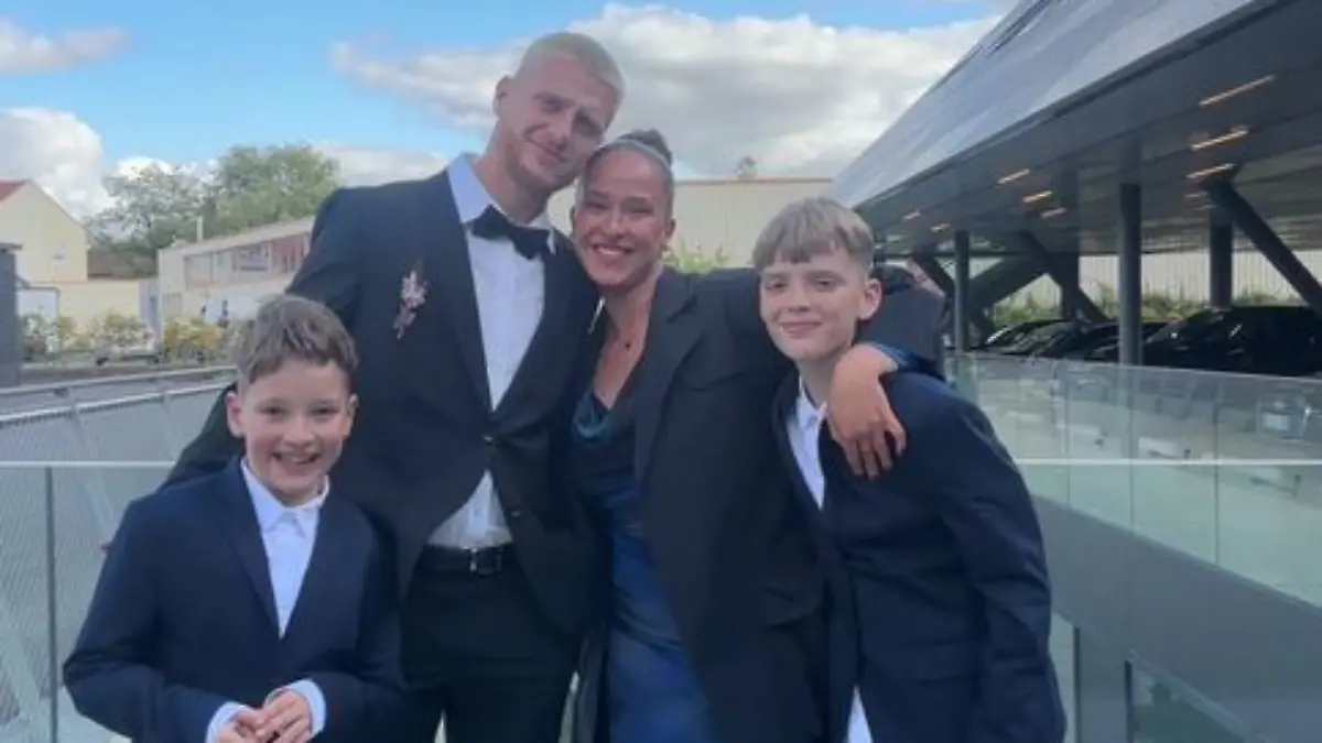 Louis Oppie mit seiner Familie.