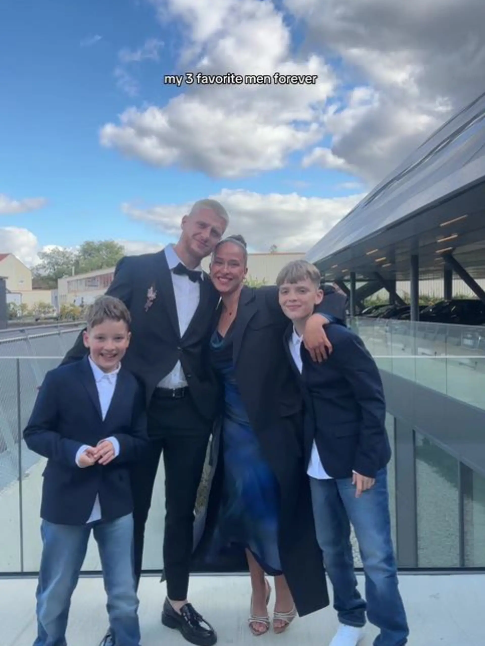 Louis Oppie mit seiner Familie.