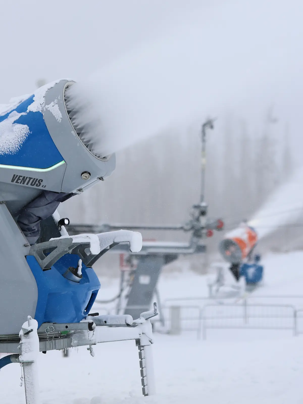 Bild zu: "13-Jähriger knallt gegen Schneekanone"