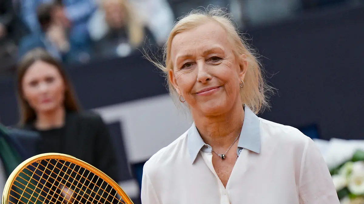 May 21, 2023, ROME: Former women s tennis champion Martina Navratilova receives the golden racket before the men s singles final match at the Italian Open tennis tournament in Rome, Italy, 21 May 2023. ANSA/ETTORE FERRARI ROME - ZUMAa110 20230521_zaf_a110_046 Copyright: xEttorexFerrarix