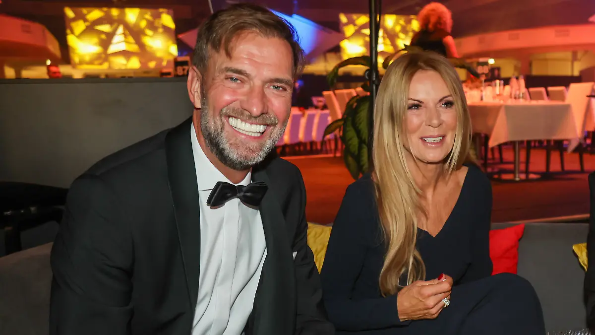 Jürgen Klopp kam zusammen mit seiner Ehefrau Ulla zum Ball des Sports in Frankfurt.
