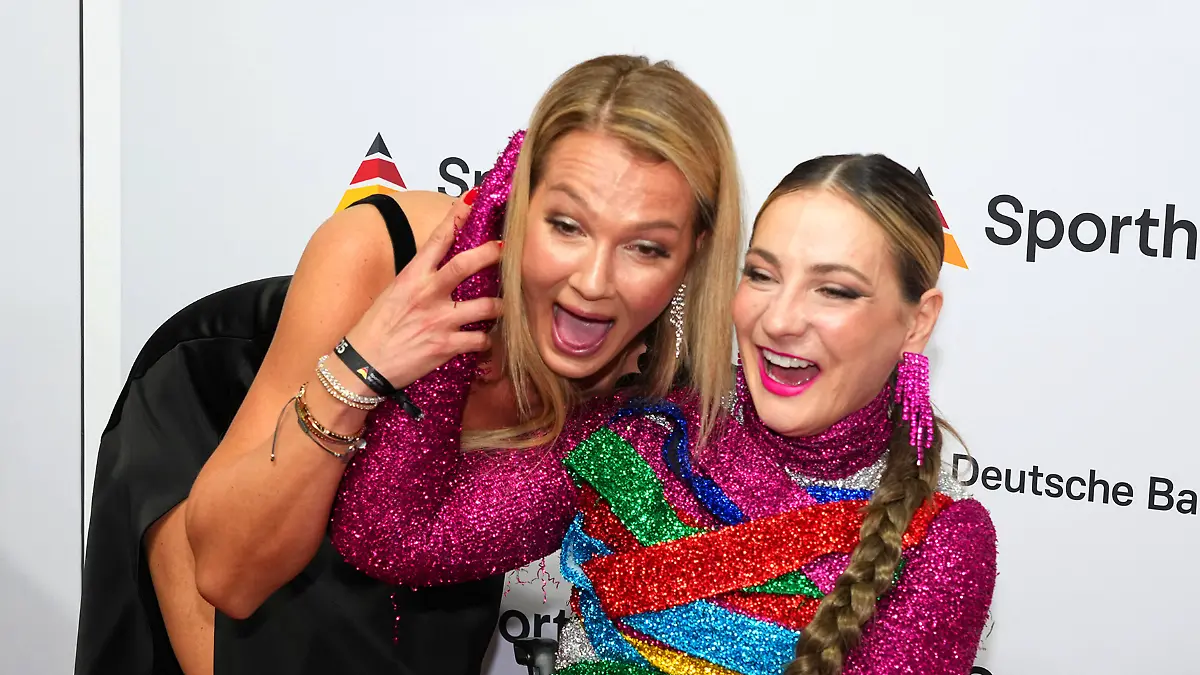 Franziska van Almsick und Kristina Vogel beim Ball des Sports 2025 in Frankfurt.