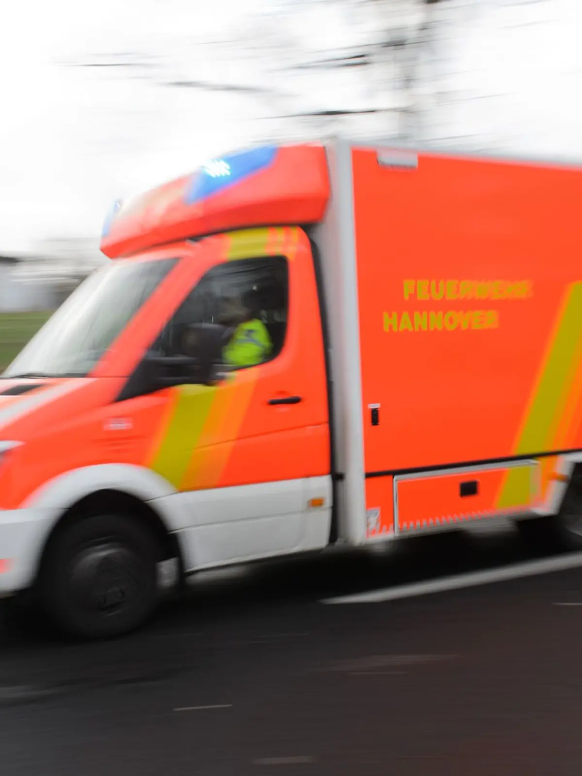 Bild zu: "Mann (37) fällt aus S-Bahn und wird von Zug erfasst"