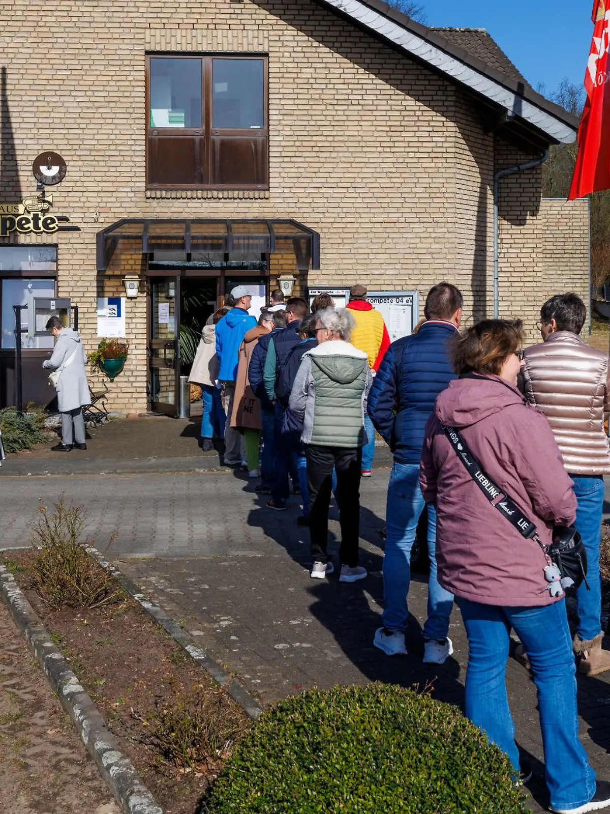 Bild zu: "Deutschland liebt die Demokratie! Höchste Wahlbeteiligung seit der Wiedervereinigung"