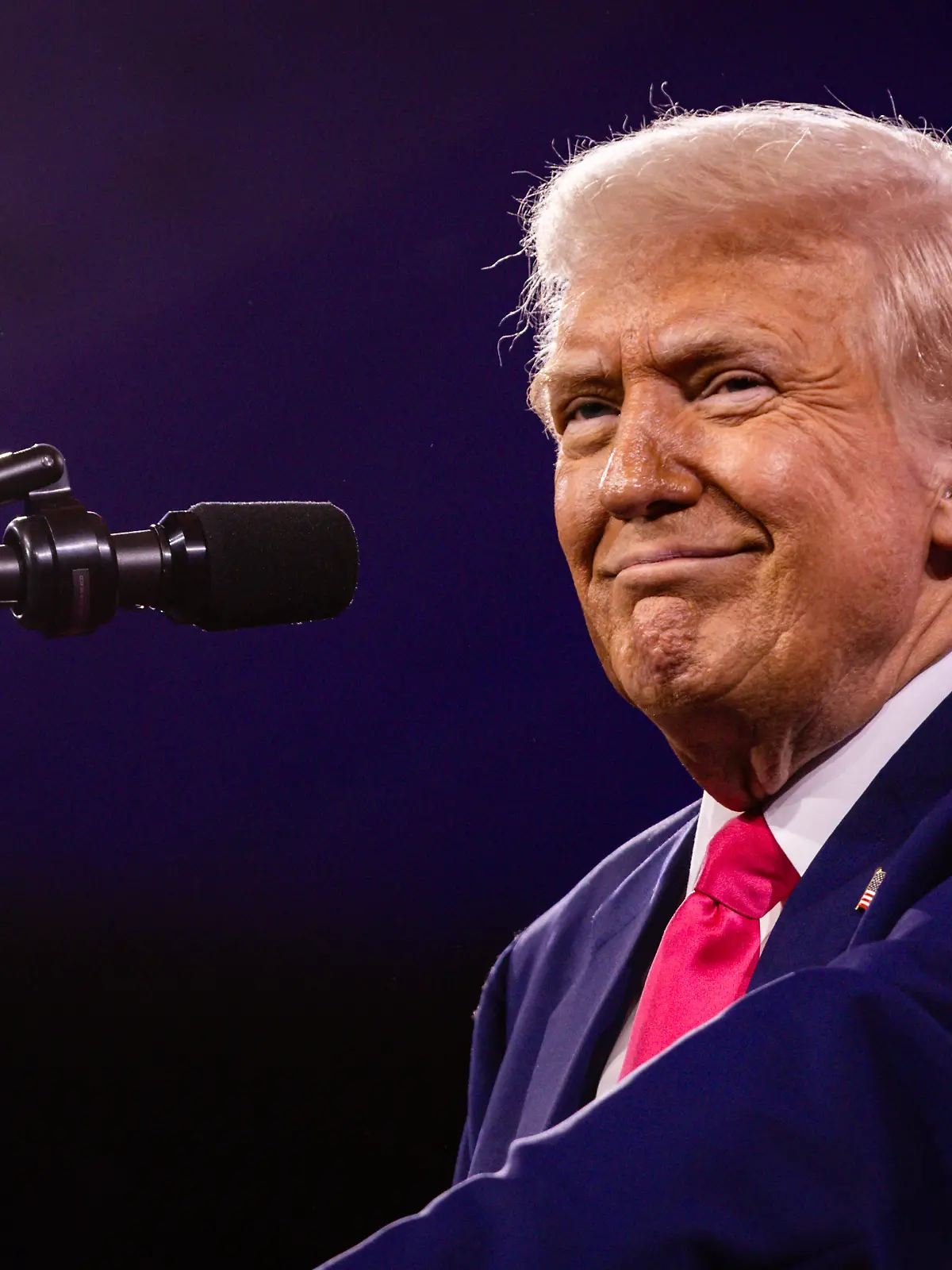 Donald Trump spricht auf dem Conservative Political Action Conference (CPAC) im Gaylord National Resort und Convention Center am 22. Februar 2025