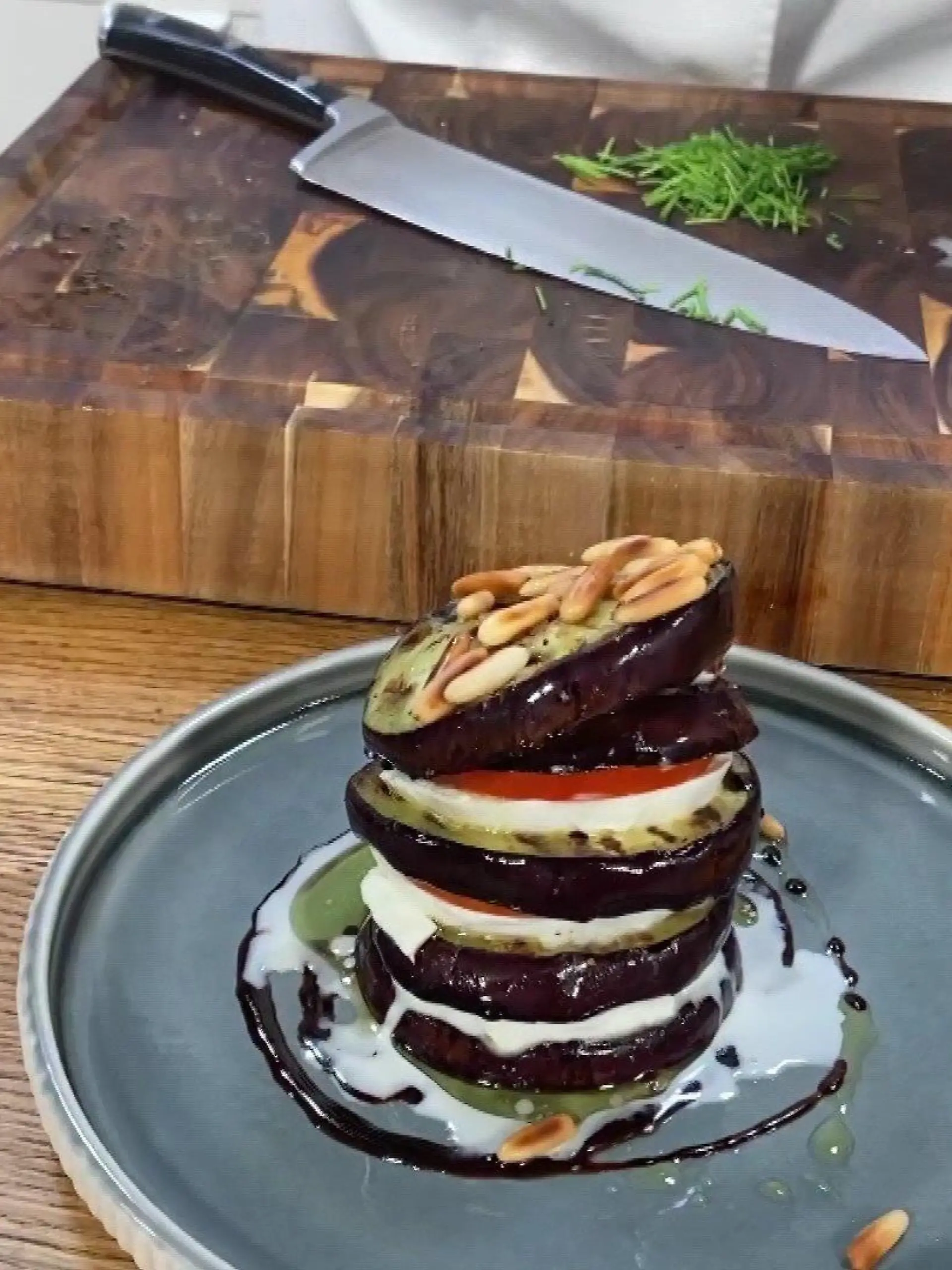 Gegrillte Aubergine mit Mozzarella von Steffen Henssler