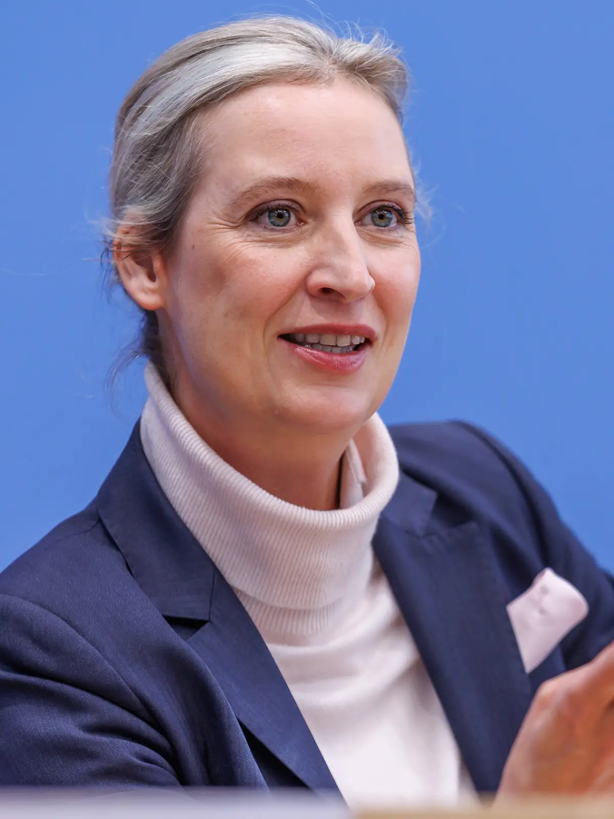 Bild zu: "Weidel jetzt fast so stark wie Merz"