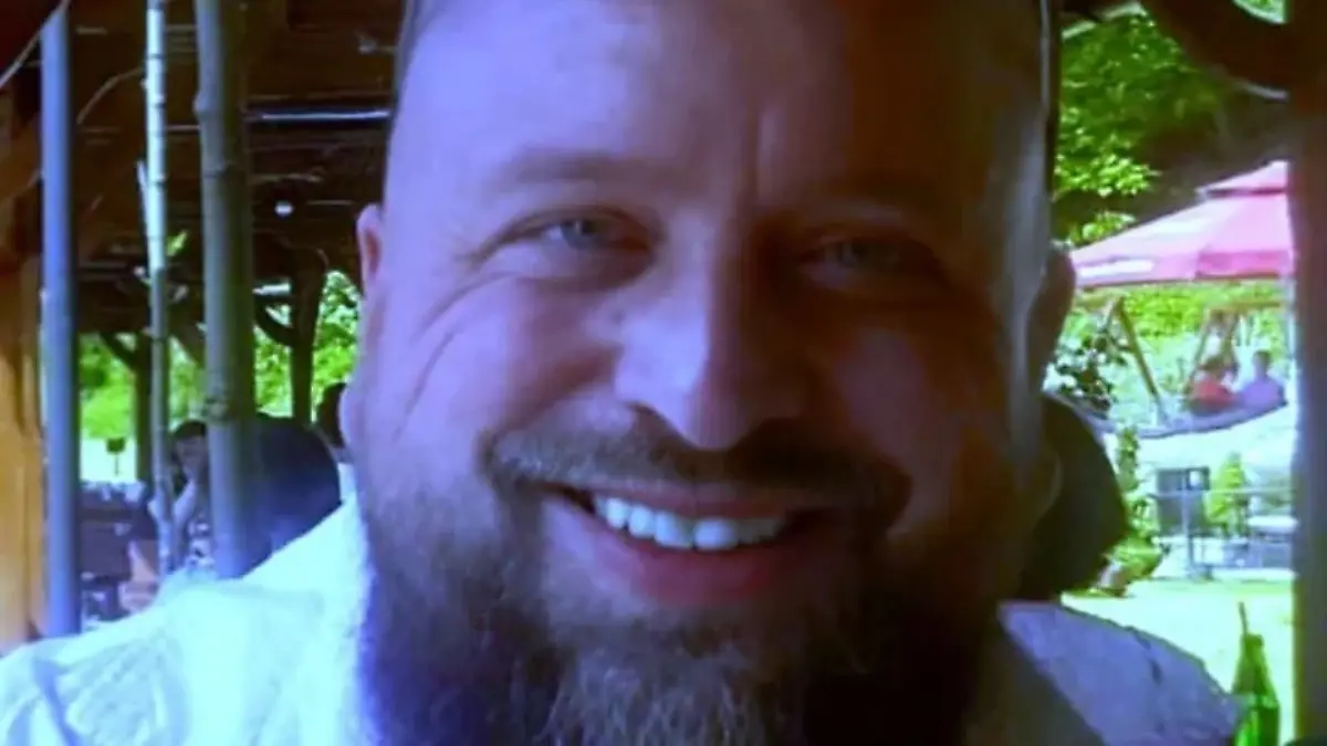 Das Bild zeigt den verstorbenen Türsteher Lars.
