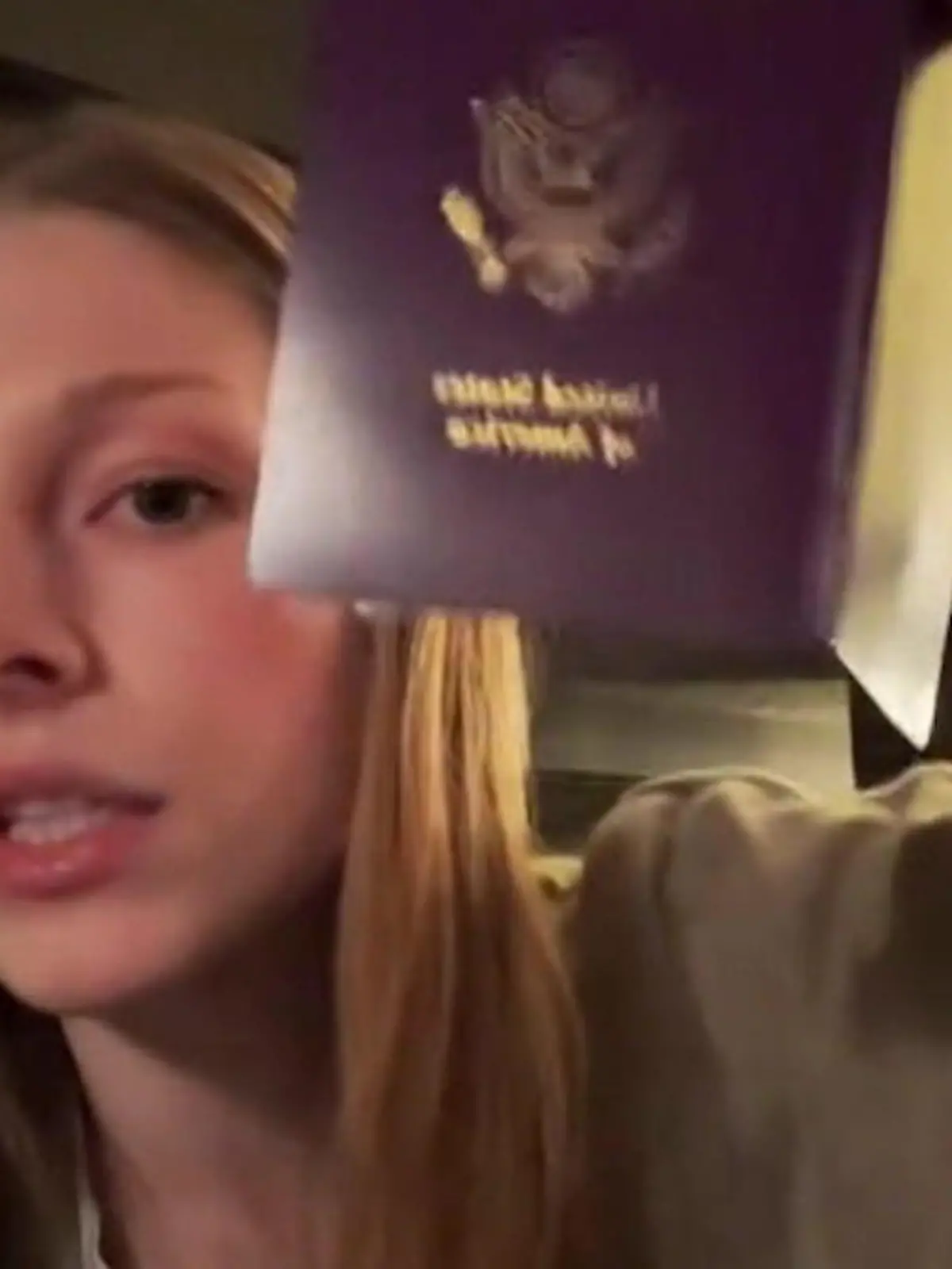 Bild zu: "Schauspielerin im Pass plötzlich ein Mann – wegen Trump!"