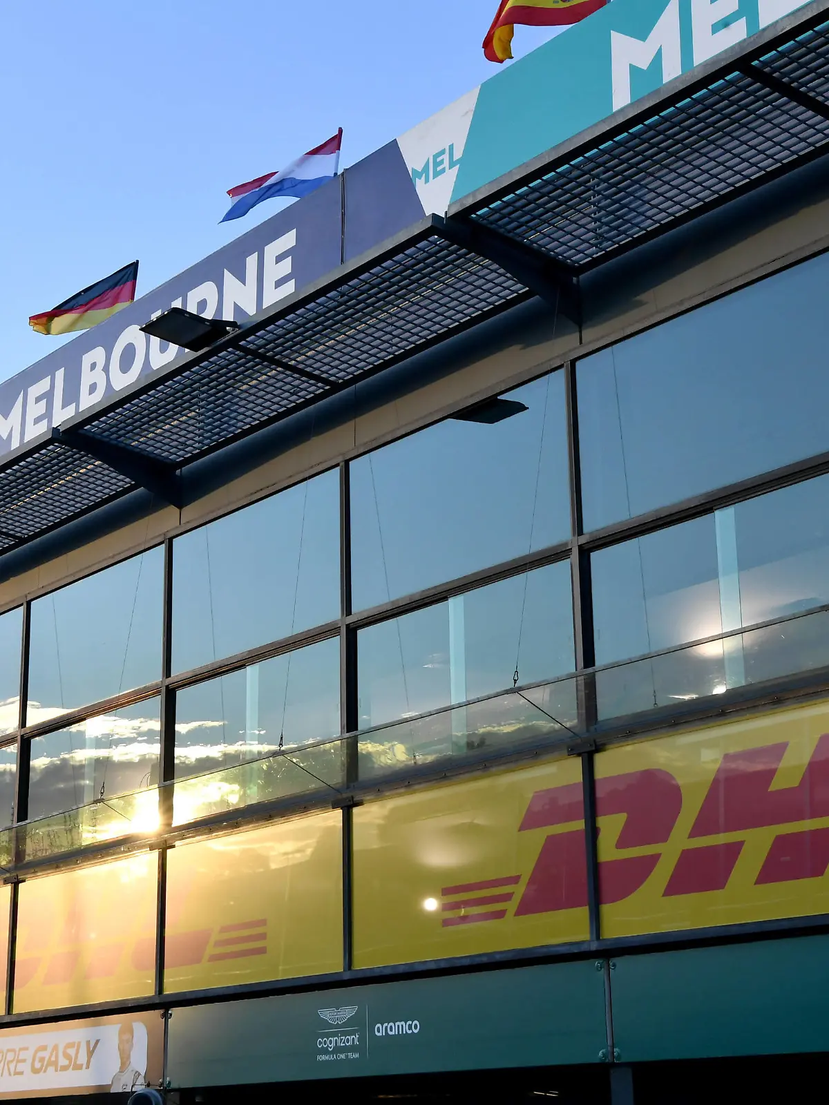  Formula 1 2022: Australian GP MELBOURNE GRAND PRIX CIRCUIT, AUSTRALIA - APRIL 07: DHL sponsorship during the Australian GP at Melbourne Grand Prix Circuit on Thursday April 07, 2022 in Melbourne, Australia. Photo by Mark Sutton / Sutton Images Images PUBLICATIONxINxGERxSUIxAUTxHUNxONLY GP2203_163315MS2_8469