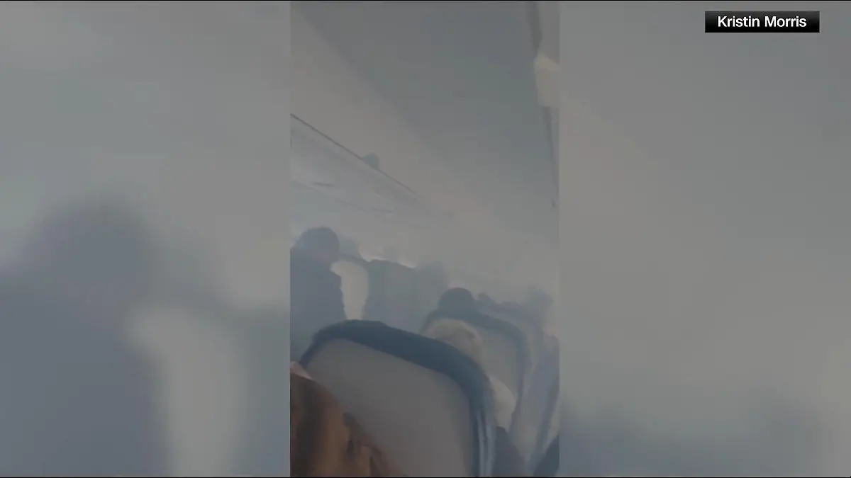 Flugzeugkabine voller Rauch – Notlandung nach 45 Minuten Angst an Bord! Passagiere flüchten über Notrutsche
