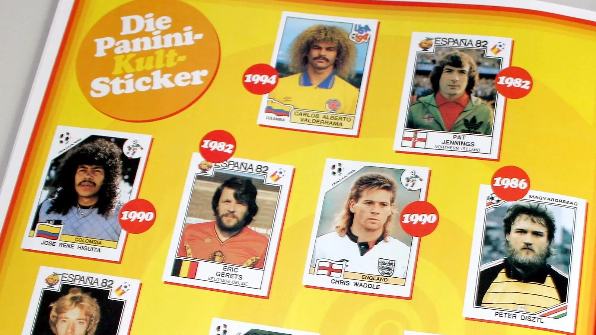 Bildnummer: 02123634  Datum: 01.04.2006  Copyright: imago/Waldmüller
Kultsticker des Panini Sammelheftes weisen auf Spieler mit extravaganten Haaren hin, o.v.li.: Carlos Valderrama (Kolumbien), Torwart Pat Jennings (Nordirland), Torwart Jose Rene Higuita (Kolumbien), Chris Waddle (England), Torwart Peter Disztl (Ungarn)...; ...Steve Archibald (Schottland), Ruud Gullit (Niederlande), Trifon Ivanov (Bulgarien), Erik Mykland (Norwegen), Alexi Lalas und Marcelo Balboa (beide USA); Vdig, hoch, Sammelheft, Kult, sammeln, Sammelleidenschaft, Aufkleber, Sticker, Klebebild, Bilder Vorschau 2006, Nationalmannschaft, Nationalteam, langhaarige Heft Paninibild o0 Sammelbilder Sticker Sammelbild, Frisur, Frisuren, langhaarig Aufnahmedatum geschätzt Bild Haare o0 Sammelalbum Fußball WM Herren Mannschaft Gruppenbild Randmotiv Objekte