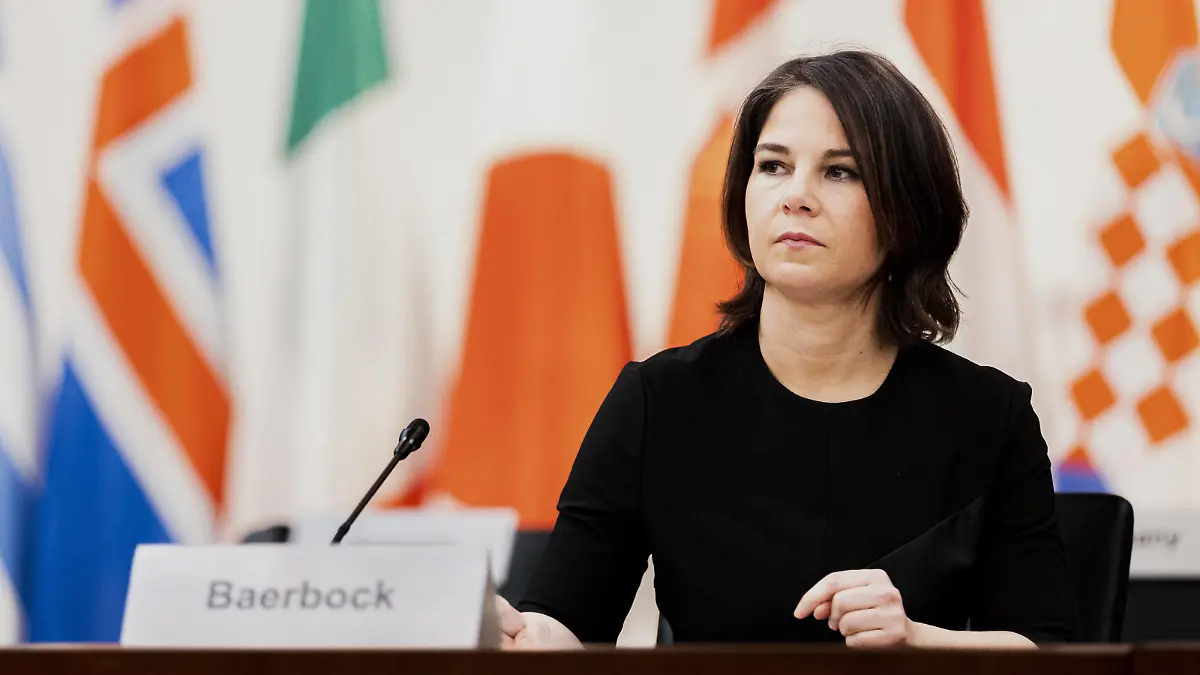  Annalena Baerbock Buendnis 90/Die Gruenen, Bundesaussenministerin, aufgenommen im Rahmen der Unterstuetzungskonferenz fuer Moldau in Berlin, 05.04.2022. Bei der öÄMoldova Support Platform KonferenzöÄ wird es um die Erfuellung der sofortiger Bedarfe der Gefluechteten in Moldau, um die schnelle Weiterverteilung Gefluechteter in andere Laender sowie um finanzielle Unterstuetzung von Moldau gehen. Berlin Germany *** Annalena Baerbock Buendnis 90 Die Gruenen , Federal Minister of Foreign Affairs, recorded at the Support Conference for Moldova in Berlin, 05 04 2022 At the öÄMoldova Support Platform ConferenceöÄ it will be about meeting the immediate needs of the refugees in Moldova, about the rapid onward distribution of refugees Copyright: xFlorianxGaertnerx