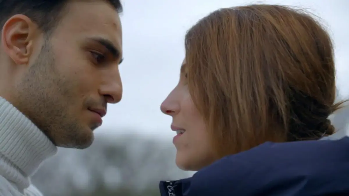 Liebe bei "Gute Zeiten, schlechte Zeiten": Zwischen Nihat (Timur Ülker) und Lilly (Iris Mareike Steen) knistert es gewaltig.