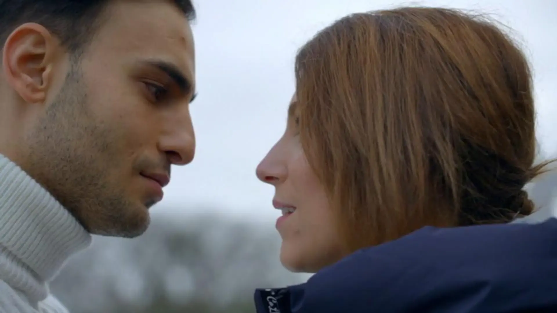 Liebe bei "Gute Zeiten, schlechte Zeiten": Zwischen Nihat (Timur Ülker) und Lilly (Iris Mareike Steen) knistert es gewaltig.