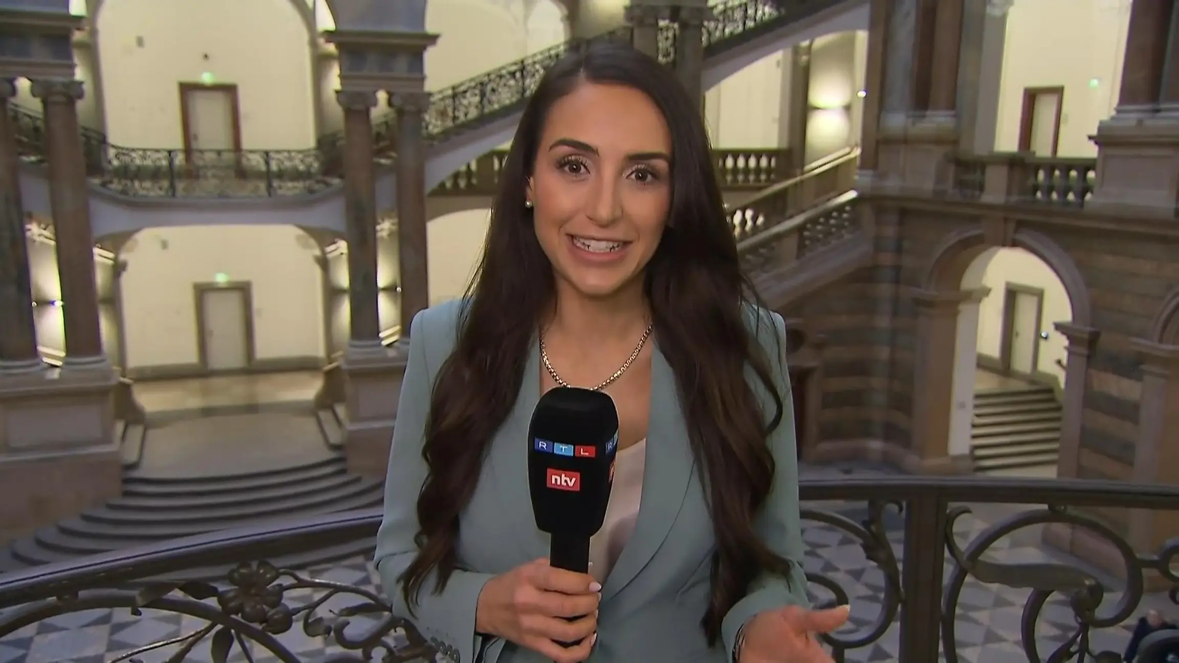 Alle Hintergründe zum Prozess um Lilly Becker Dschungelkönigin vor Gericht
