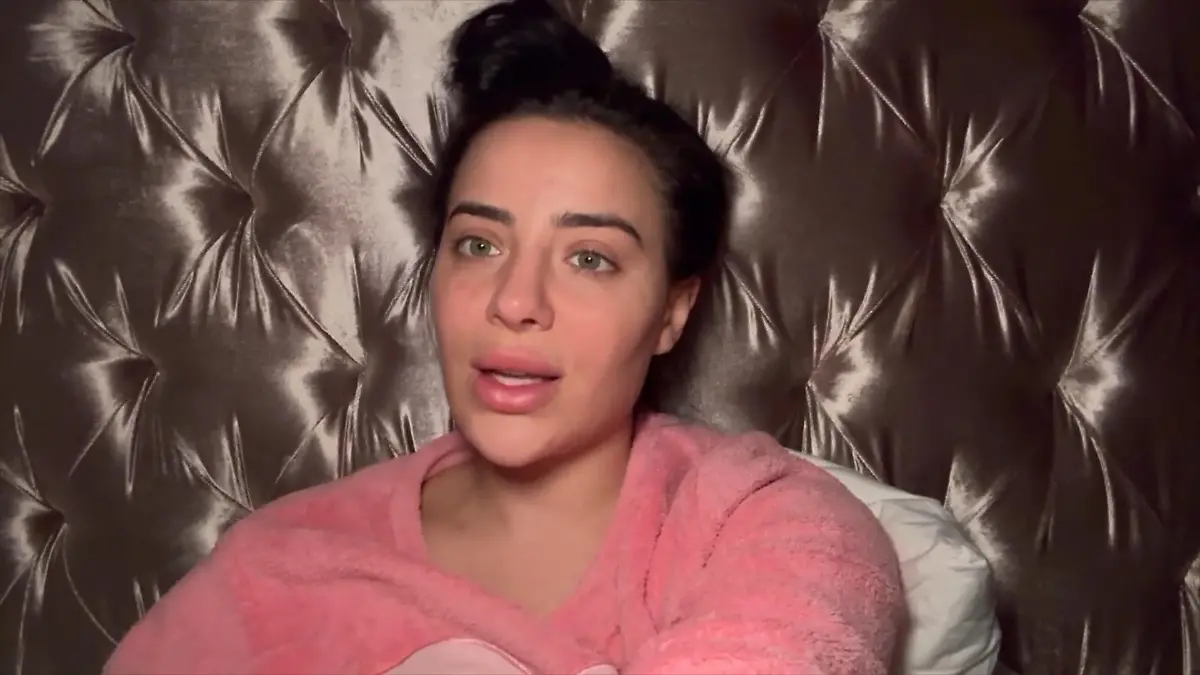 „Let’s Dance“-Kandidatin Leyla Lahouar liegt krank im Bett Ausfall in der ersten Show