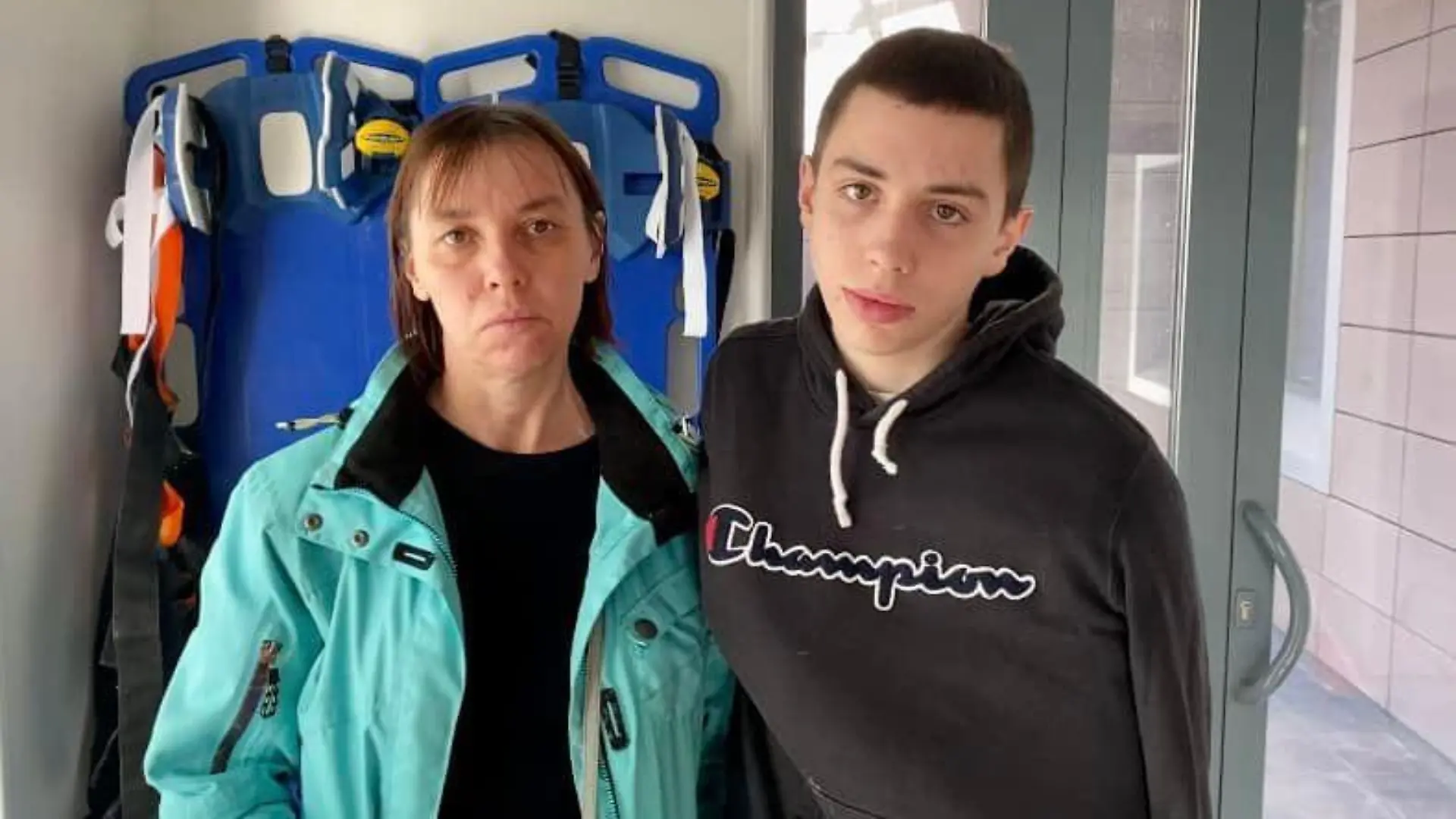 Yuriy und seine Mutter im Krankenhaus.