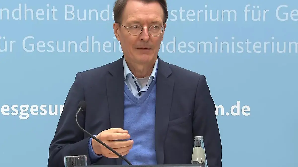 Karl Lauterbach bei seinem Statement zur Isolationspflicht