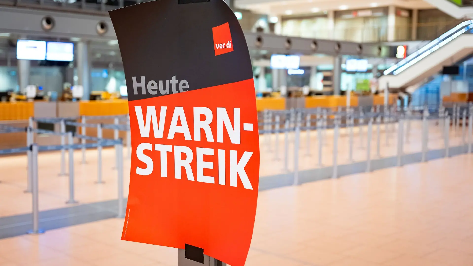 Trotz des Warnstreiks soll es am Flughafen in Hamburg kaum Auswirkungen geben. Flüge nach München sind gestrichen, weil dort auch gestreikt wird.