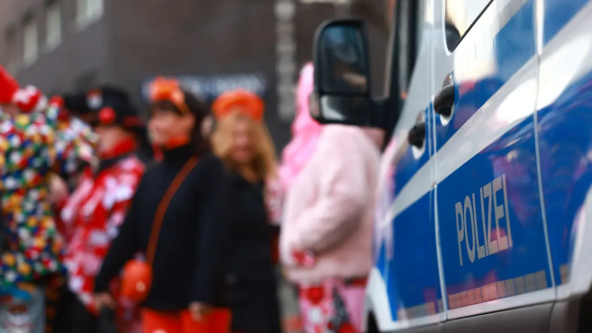 Der Straßenkarneval steht dieses Jahr unter erhöhtem Polizeischutz.