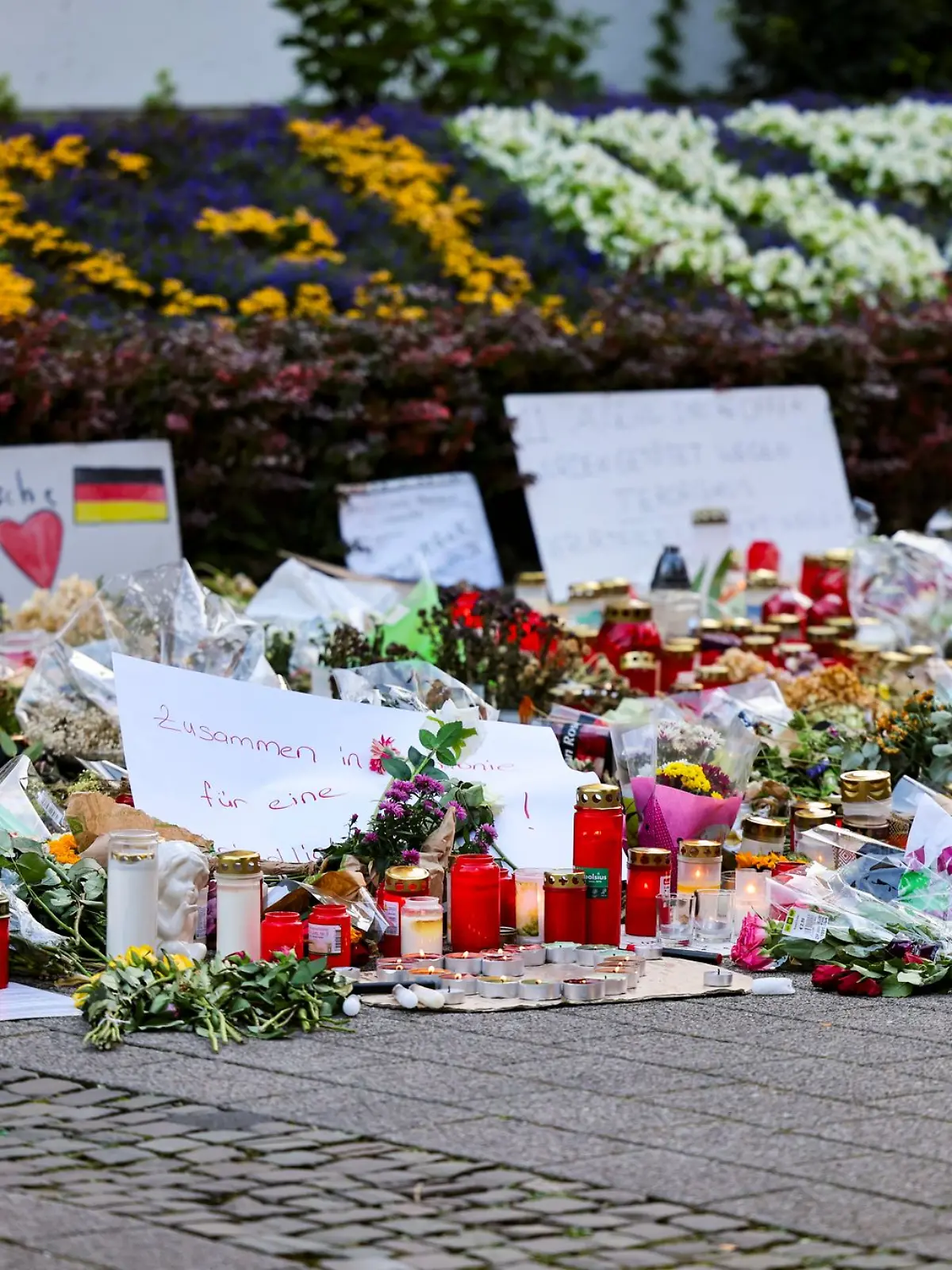 Bild zu: "Dreifacher Mord! Anklage gegen Solingen-Attentäter erhoben "