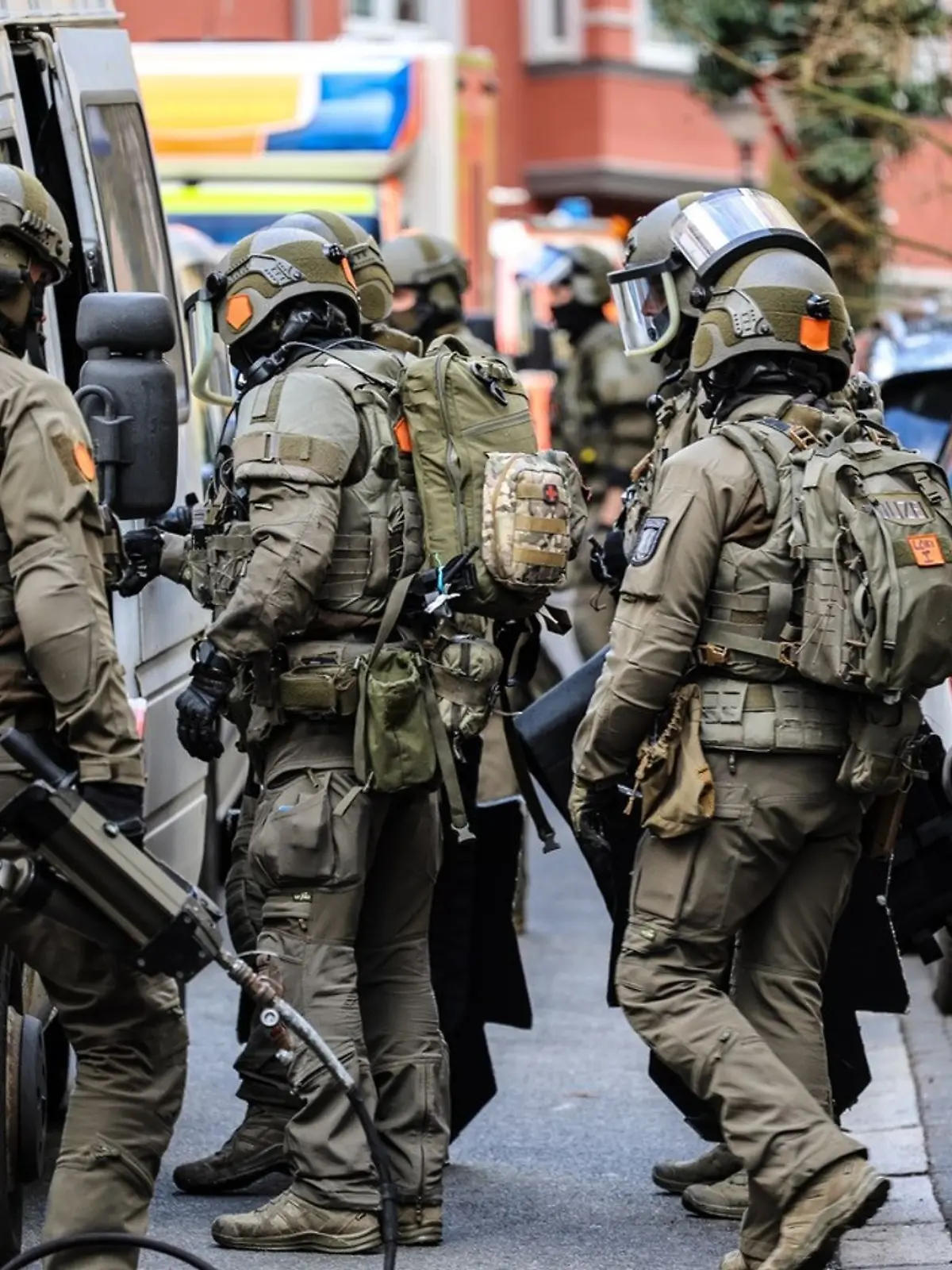 Bild zu: "Riesen-Coup in Deutschland geplant! „Ausbrecherkönig” geht Polizei in die Falle"