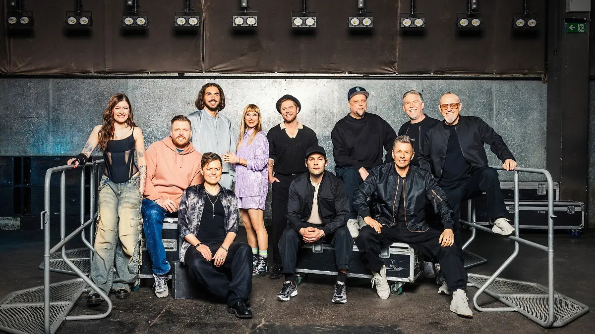 V.l.: Madeline Juno, FiNCH, Michael Patrick Kelly, Boki von ClockClock, Mieze Katz von MiA., Johannes Oerding, Bosse mit Special Guest: Die Fantastischen Vier