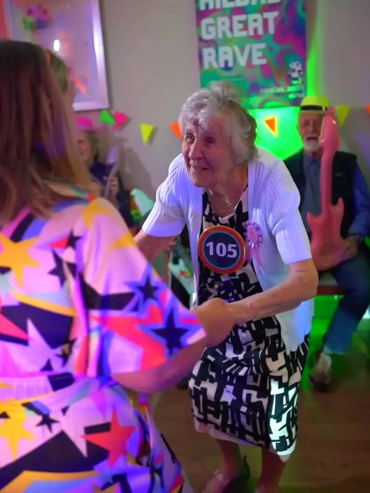 Bild zu: "Fette Party im Altersheim! Hilda (105) rockt die Tanzfläche"
