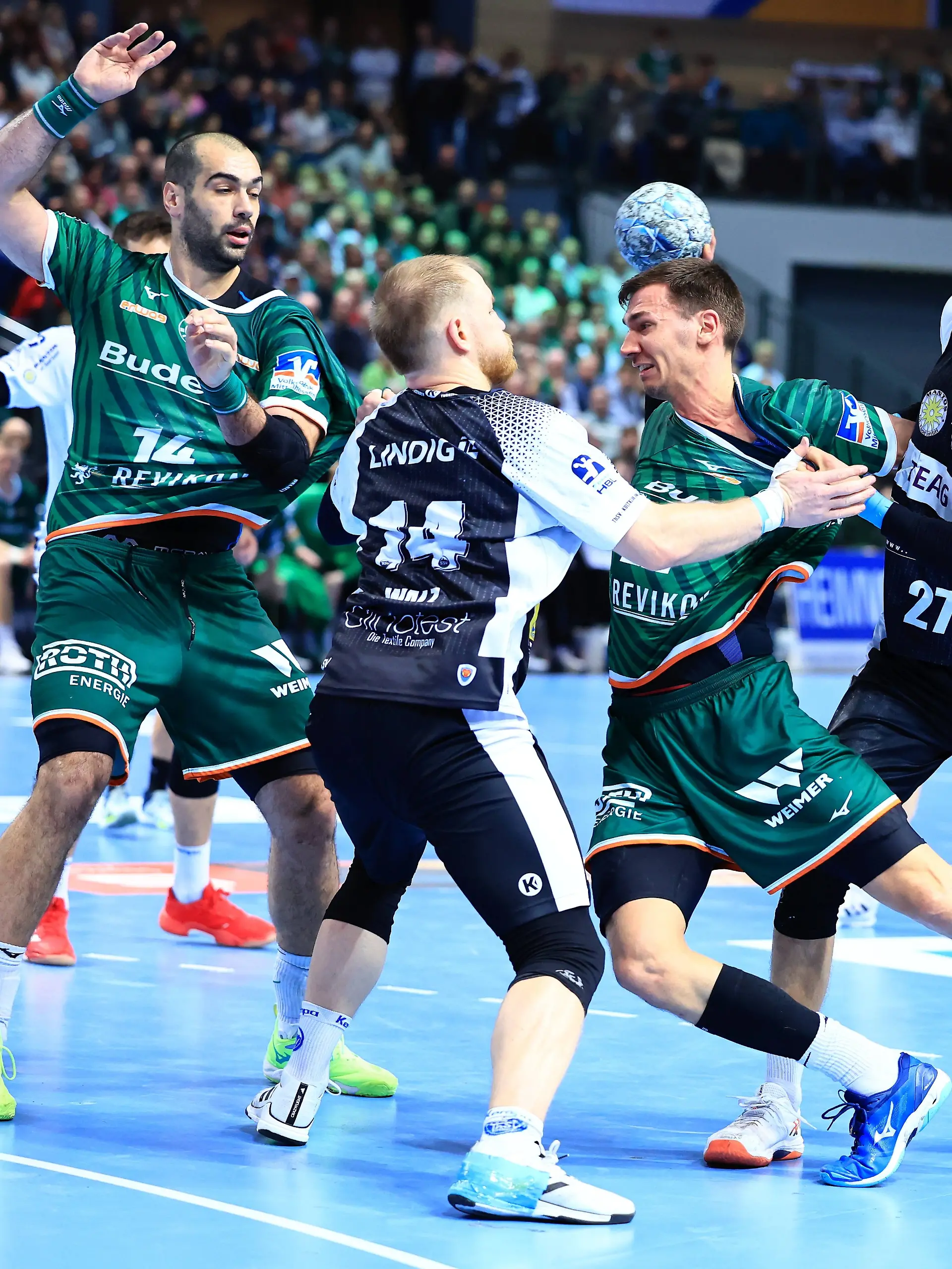 Das Duell zwischen der HSG Wetzlar und der ThSV Eisenach wird von einem medizinischen Notfall unterbrochen. 