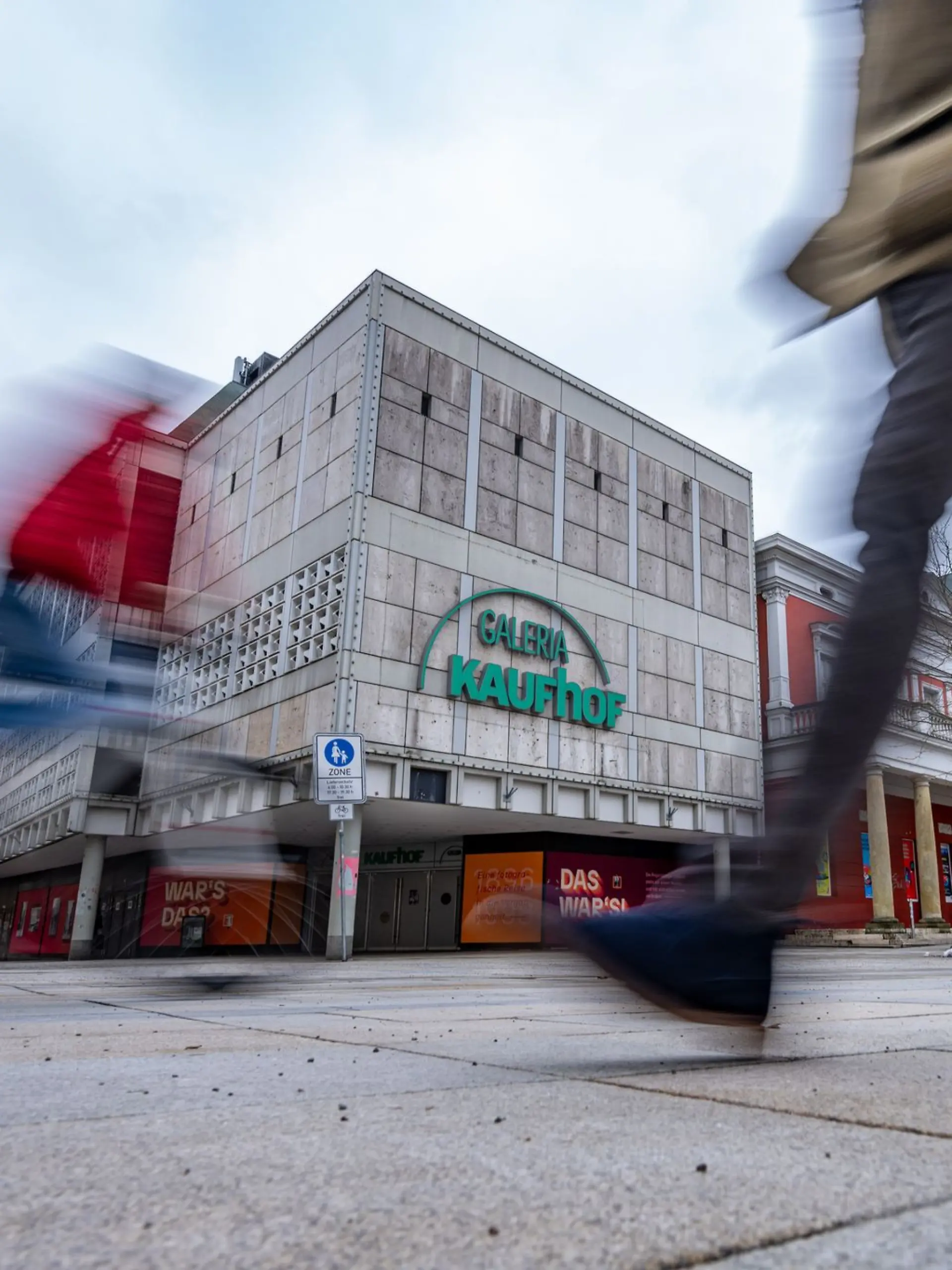 Bild zu: "Neue Krise bei Galeria? Unternehmen äußert sich zu möglichen weiteren Filialschließungen"