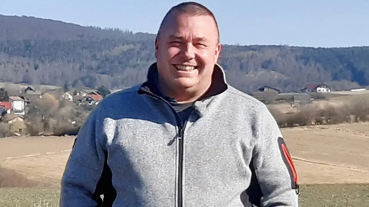 Mutterkuhhalter Mario (45) aus Hessen

+++ Die Verwendung des sendungsbezogenen Materials ist nur mit dem Hinweis und Verlinkung auf RTL+ gestattet. +++