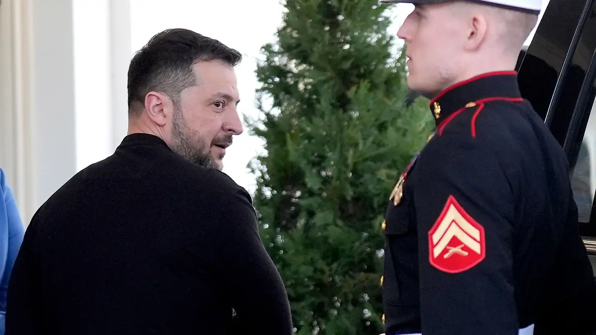 Der ukrainische Präsident Wolodymyr Selenksyj verlässt nach einer heftigen Auseinandersetzung mit US-Präsident Donald Trump das Weiße Haus.