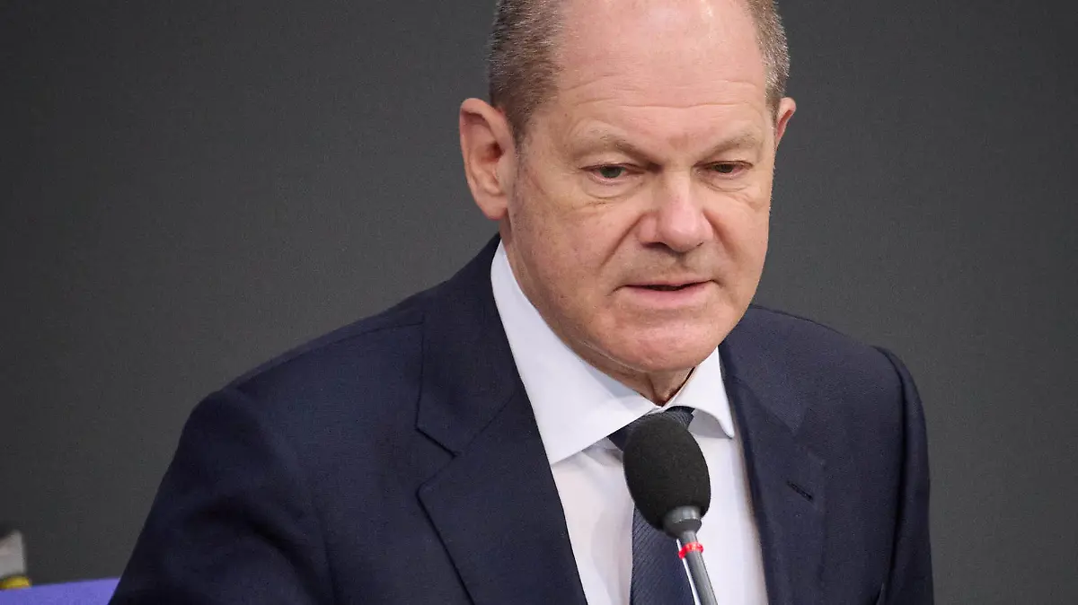 Berlin, Regierungsbefragung von Olaf Scholz im Bundestag Bundeskanzler Olaf Scholz SPD während der Befragung der Bundesregierung im Rahmen der Sitzung des Deutschen Bundestags am 06.04.2022 in Berlin. Berlin Bundestag Berlin Deutschland *** Berlin, government questioning of Olaf Scholz in the Bundestag Chancellor Olaf Scholz SPD during the questioning of the federal government during the session of the German Bundestag on 06 04 2022 in Berlin Berlin Bundestag Berlin Germany