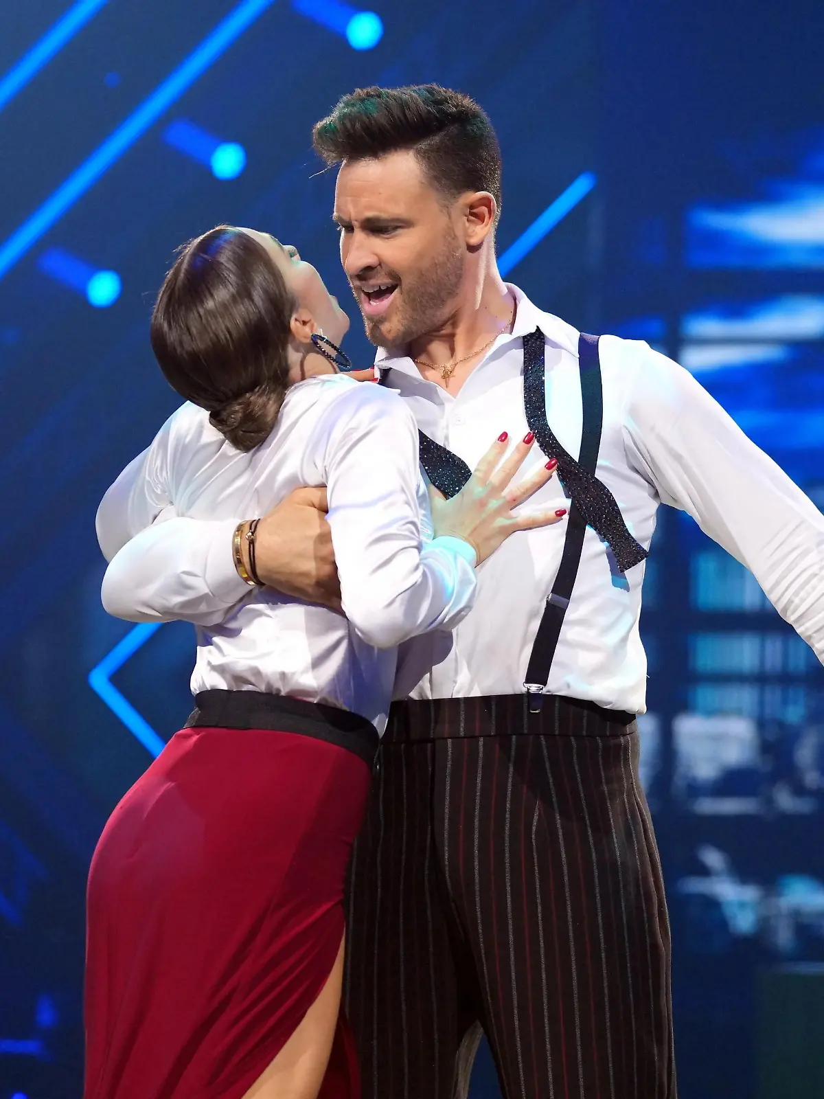 Marc Eggers und Renata Lusin tanzen Tango.